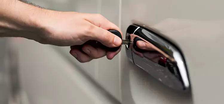 Why Choose Our Auto Locksmith Team in Massapequa, NY?